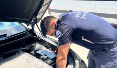 Eskişehir’de motor bölümüne sıkışan kediyi itfaiye ekipleri kurtardı