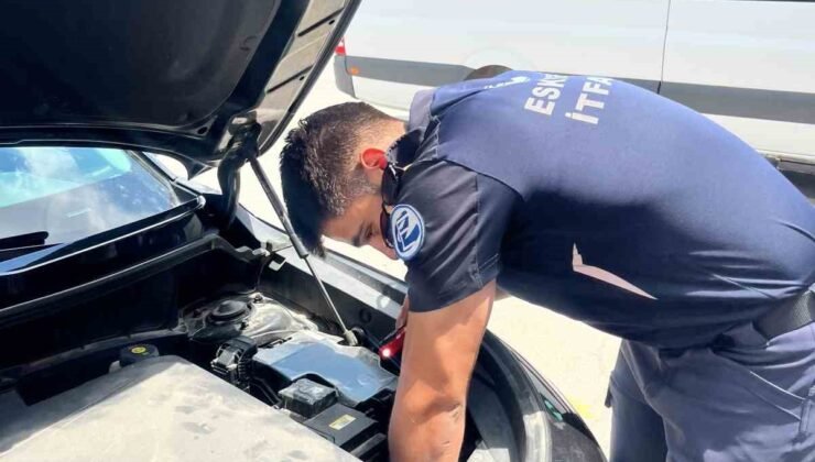 Eskişehir’de motor bölümüne sıkışan kediyi itfaiye ekipleri kurtardı