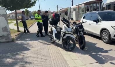 Eskişehir’de yaya geçidinde motosikletler çarpıştı