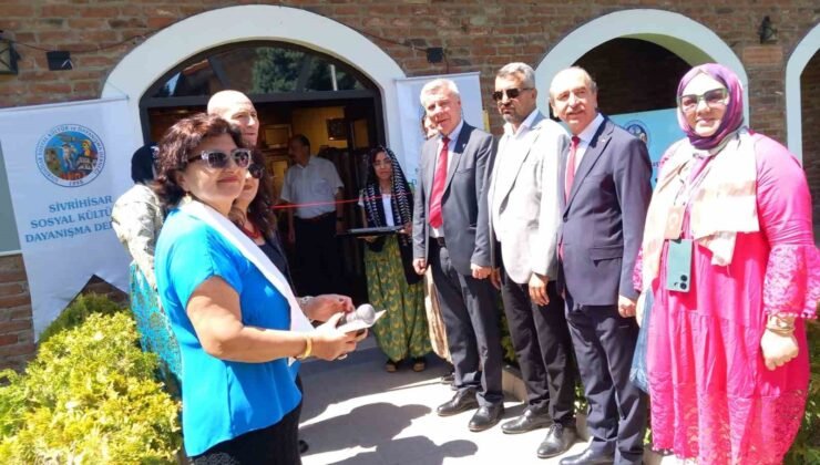 Eskişehir’de yıl sonu ‘El Sanatları ve Nakış Sergisi’ açıldı
