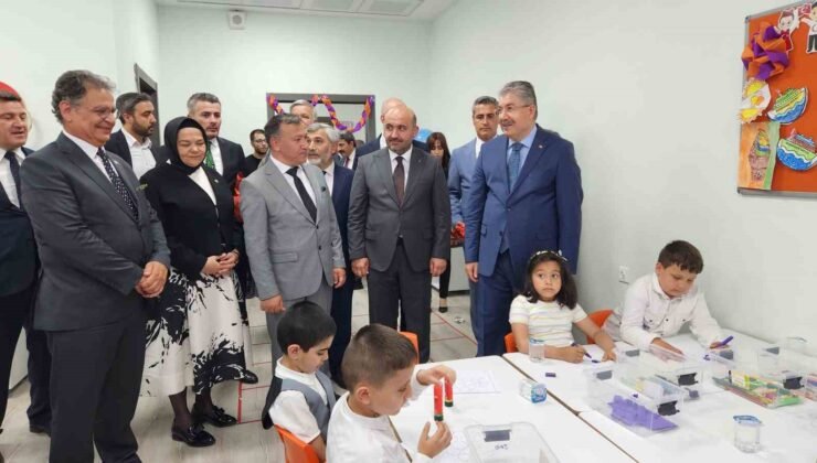 Eskişehir’de Zübeyde Hanım Özel Eğitim Anaokulu’nun yeni binası törenle açıldı