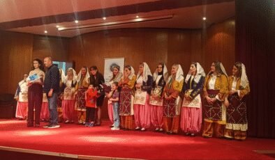 ESSİVDER Halk Oyunları Topluluğu yılsonu gösterisi yoğun ilgi gördü