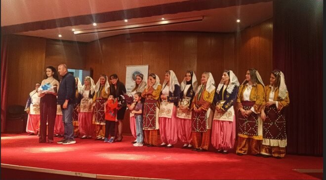 ESSİVDER Halk Oyunları Topluluğu yılsonu gösterisi yoğun ilgi gördü