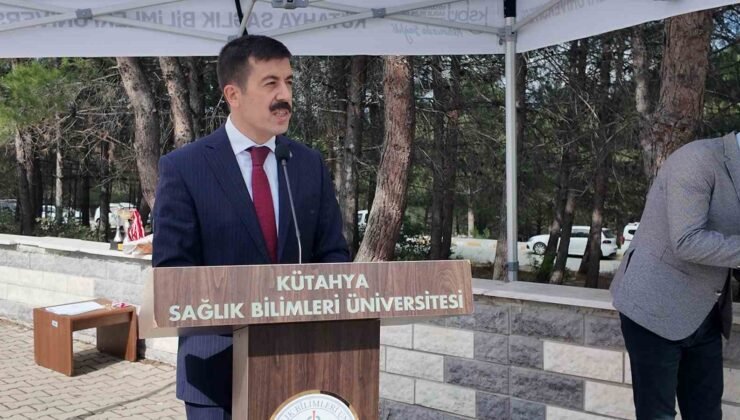 Gediz Sağlık Hizmetleri MYO’dan mezun olan 220 öğrenci sağlık ordusuna katıldı