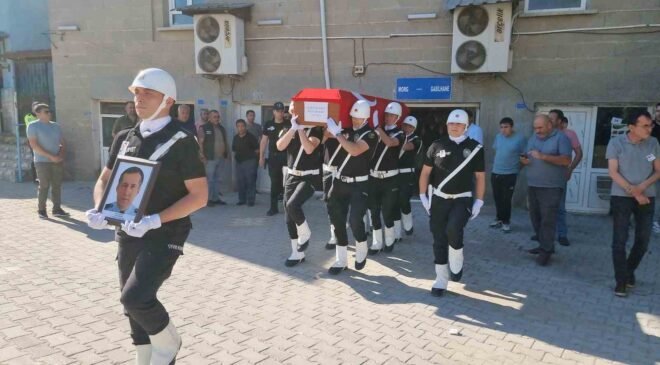 Görev başında hayatını kaybeden polis memuru son yolculuğuna uğurlandı