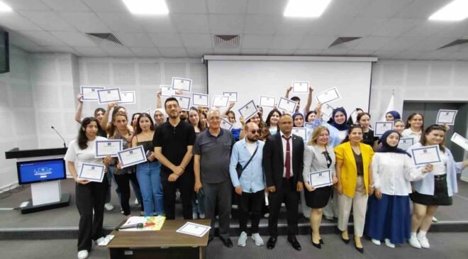 Görme engelli öğrencilerin üniversite yolculuğuna büyük destek