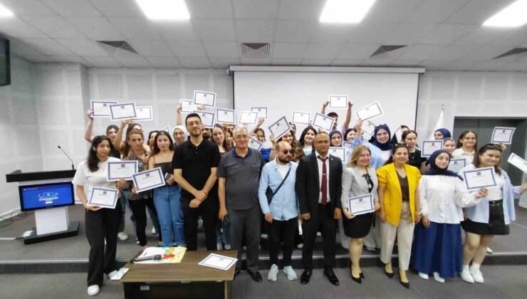 Görme engelli öğrencilerin üniversite yolculuğuna büyük destek