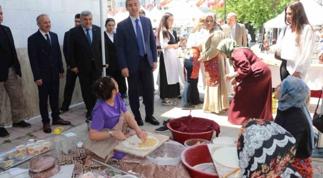 Halk Eğitim Merkezi Müdürlüğünde yıl sonu sergisi açıldı