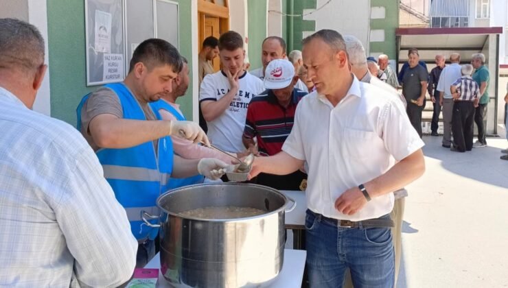 Hisarcık İlçe Müftülüğü’nden aşure ikramı