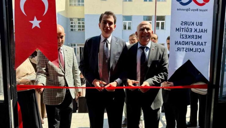 Hisarcık’ta giyim sergisi açıldı