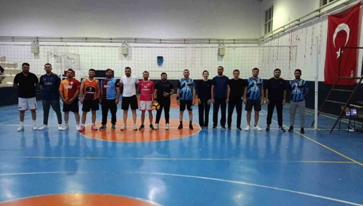 Hocalar’da voleybol turnuvası final heyecanı