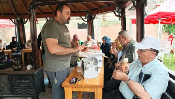 Huzurevinde dondurma keyfi