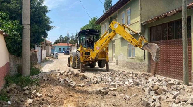İnönü’de bozulan yollar yenileniyor