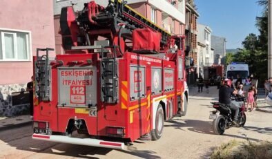 İnşaatta çıkan yangın itfaiyenin müdahalesiyle söndürüldü