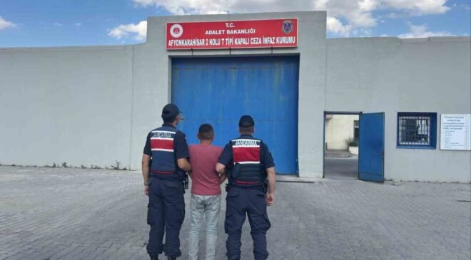 Jandarma çeşitli suçlardan aranan 35 kişiyi yakaladı