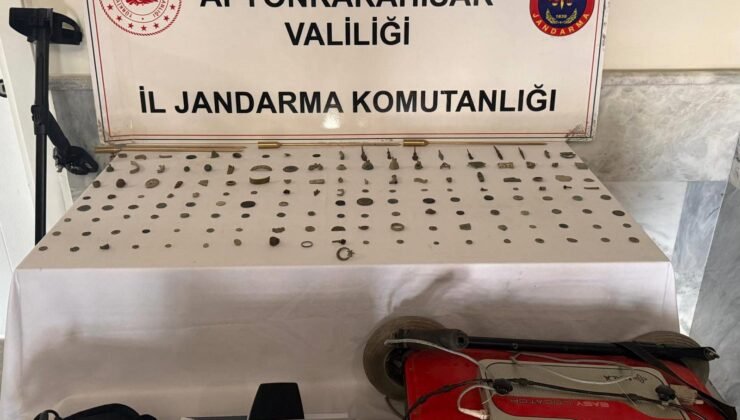 Jandarma tarihi eser niteliği taşıyan 150 adet sikke ve obje ele geçirdi