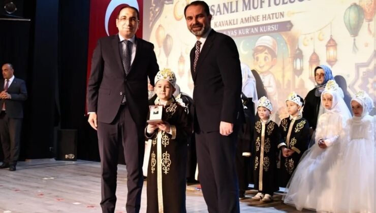 Kur’an kursunu başlarına taç takarak tamamladılar