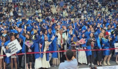 Kütahya Dumlupınar Üniversitesi’nde binlerce öğrenci mezuniyet sevinci yaşadı
