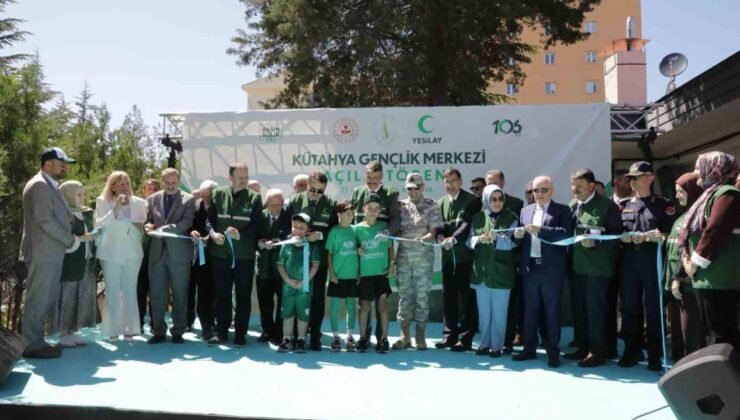 Kütahya Yeşilay Gençlik Merkezi ve Kafe1920 hizmete açıldı