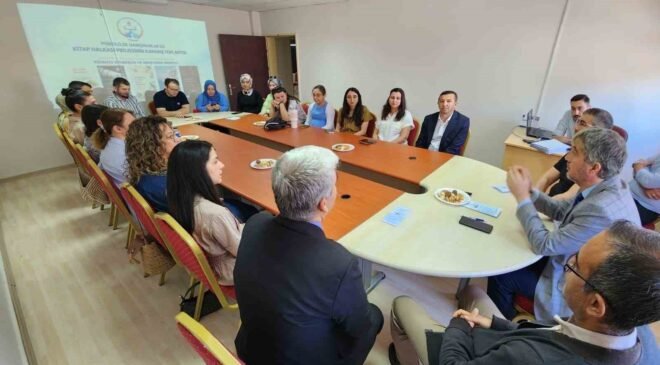 Kütahya’da ’Psikolojik Danışmanlar Kitap Halkası’ projesi tamamlandı