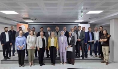 Kütahya’da Eğitim Kurumları Yönetici Yetiştirme Programı tamamlandı