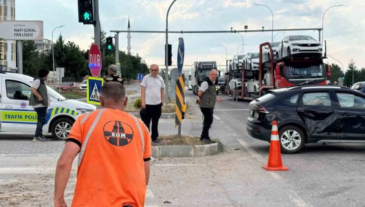 Kütahya’da iki otomobil çarpıştı: 5 yaralı