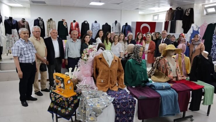 Kütahya’da kursiyerlerin el emeği eserleri sergilendi