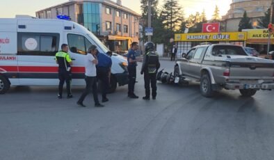 Kütahya’da motosiklet ile cip çarpıştı: 1 yaralı