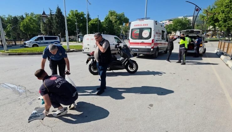 Kütahya’da motosiklet ile elektrikli bisiklet çarpıştı: 1 yaralı