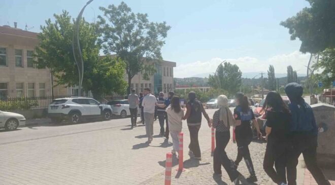 Kütahya’daki uyuşturucu operasyonunda 28 şüpheli adliyeye sevk edildi