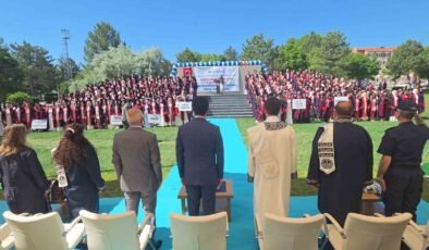 Kütahya’dan sağlık ordusuna 541 yeni mezun