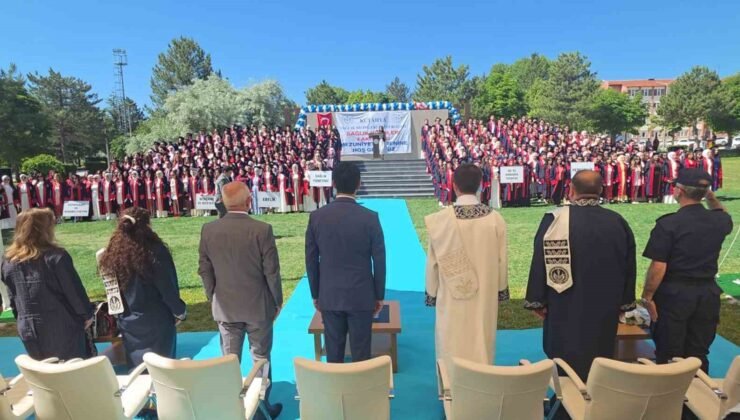 Kütahya’dan sağlık ordusuna 541 yeni mezun