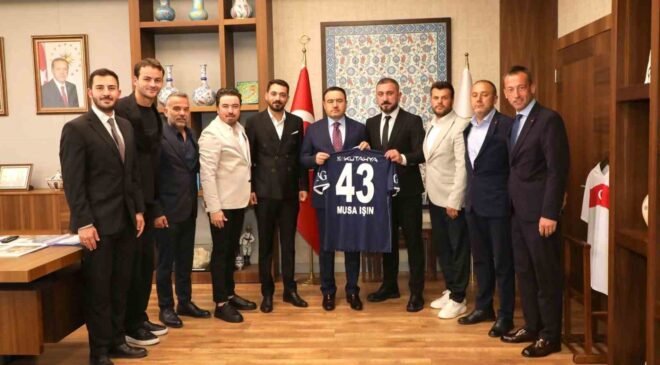 Kütahyaspor Heyeti, Vali Musa Işın ve Belediye Başkanı Eyüp Kahveci ile görüştü