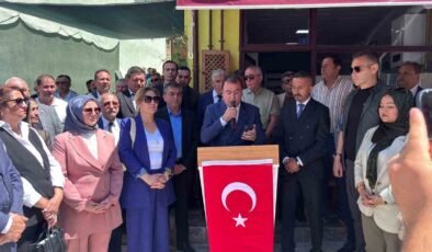MHP Sivrihisar İlçe Başkanlığı’nın yeni hizmet binası törenle hizmete açıldı