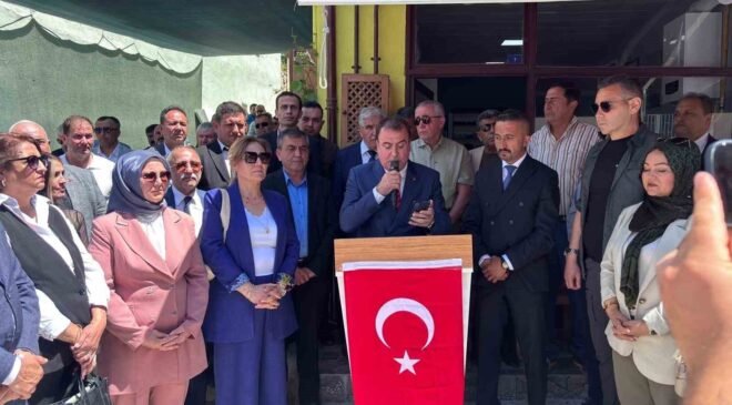 MHP Sivrihisar İlçe Başkanlığı’nın yeni hizmet binası törenle hizmete açıldı