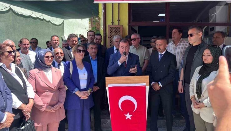 MHP Sivrihisar İlçe Başkanlığı’nın yeni hizmet binası törenle hizmete açıldı