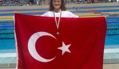 Milli yüzücü Ecrin Çevik’ten uluslararası başarı
