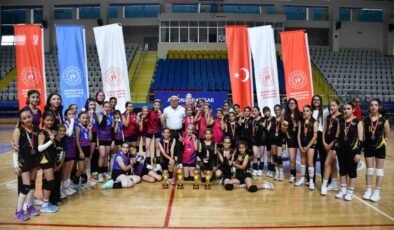 Mini Kızlar Voleybol Müsabakaları sona erdi