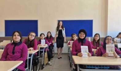 Minik yürekler, kalemleriyle Gazze’nin sesi oldular