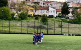 Minikler, hakemin kendilerine küfür ettiği iddiasıyla 1 dakika boyunca topa dokunmadı