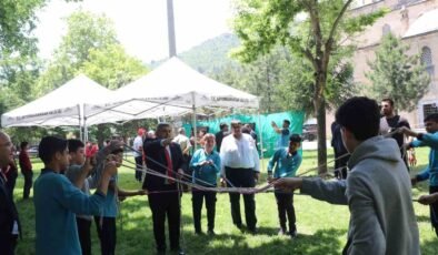 Öğrencilere yönelik gerçekleştirilen yıl sonu cami şenlikleri başladı