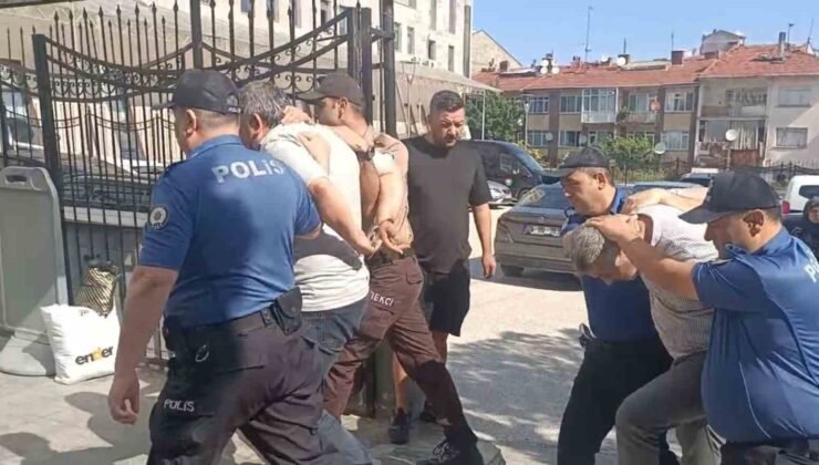 Okul girişinde bekçiyi darp eden 2 şahıs tutuklandı