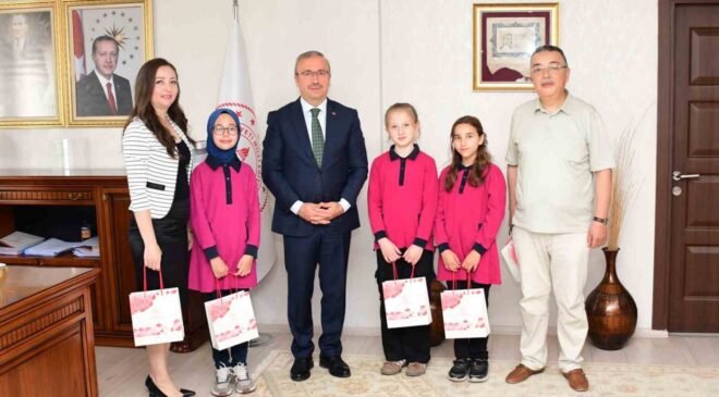 Ortaokul öğrencilerinden Gazze’deki yaşıtları için anlamlı kitap