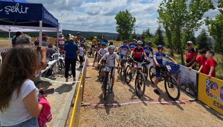 Pedal sporcuları Eskişehir’de podyum için yarıştı