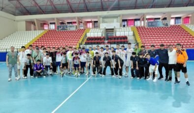 Porsuk Spor Salonu’nda 2. Küme Futsal Genç A Erkekler müsabakaları tamamlandı