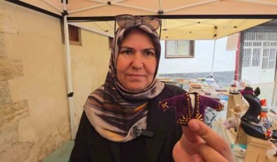 Sanatçı Nuray Taşkıran “Mor Cepken” geleneğini ipek kozalarla geleceğe taşıyor