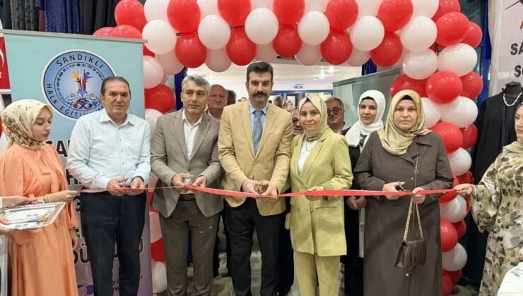 Sandıklı’da ’Hayat boyu öğrenme’ sergisi açıldı