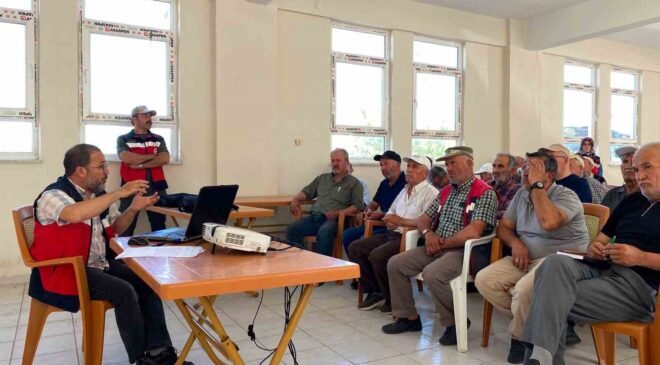 Tavşanlı’da üreticilere, “Bitki Koruma Ürünleri Uygulama Belgesi” eğitimi