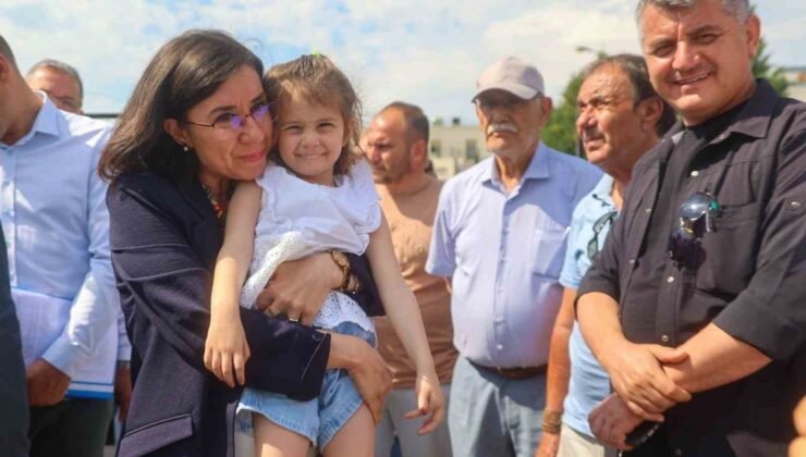 Uşak Belediye Başkan Vekili Özkan Sarayaltı Durağı’nda şoför esnafıyla buluştu
