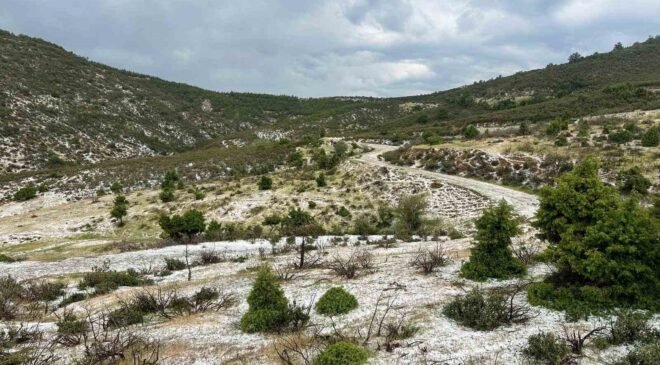 Uşak’ın yüksek kesimlerinde dolu yağışı etkili oldu